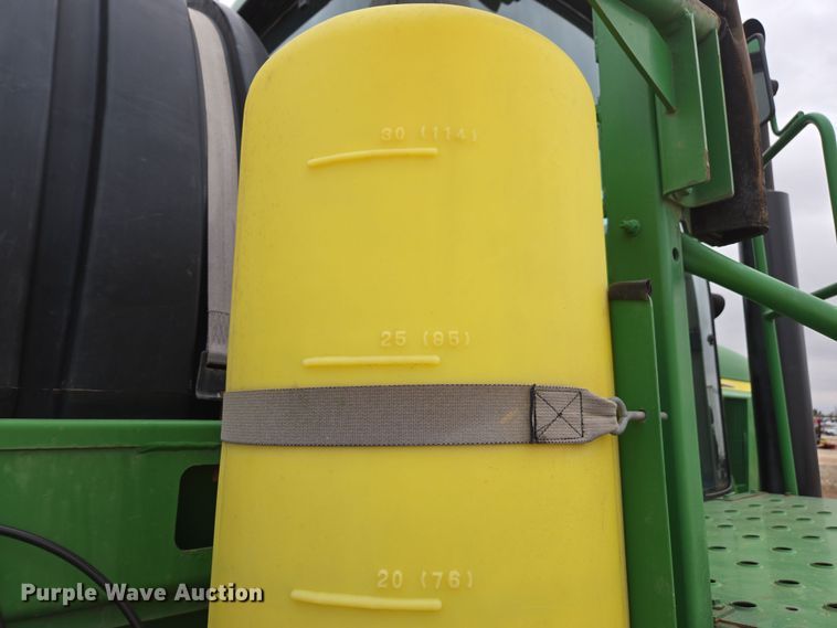 image for item YA0391 2006 John Deere 4710 sprayer