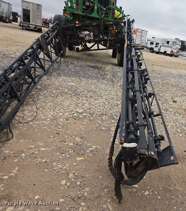 image for item YA0391 2006 John Deere 4710 sprayer