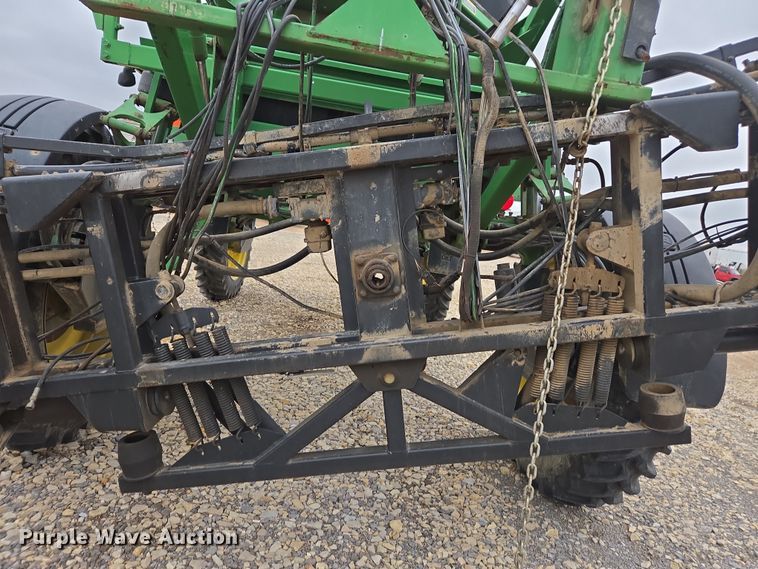image for item YA0391 2006 John Deere 4710 sprayer