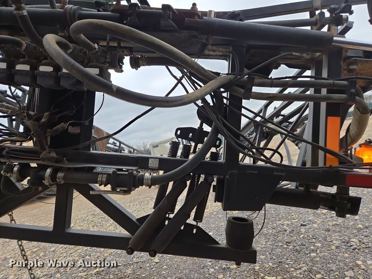 image for item YA0391 2006 John Deere 4710 sprayer