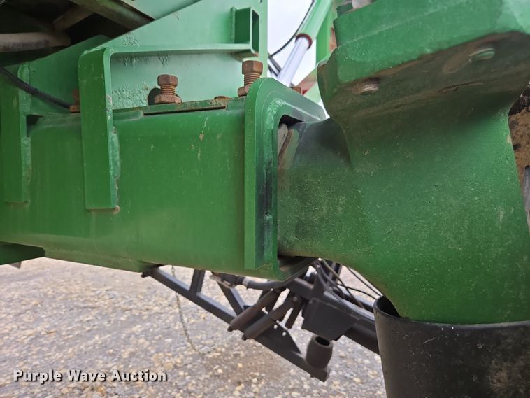 image for item YA0391 2006 John Deere 4710 sprayer