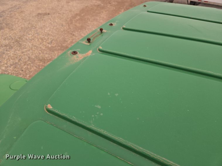 image for item YA0391 2006 John Deere 4710 sprayer