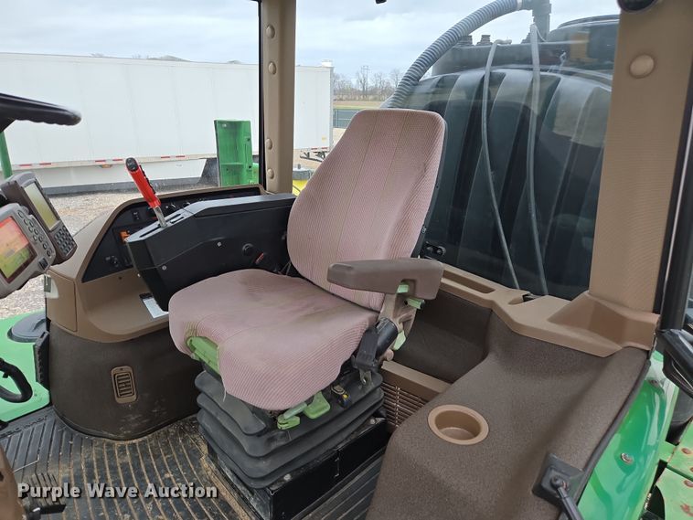 image for item YA0391 2006 John Deere 4710 sprayer