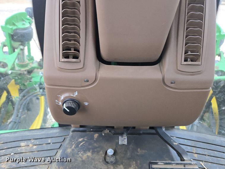 image for item YA0391 2006 John Deere 4710 sprayer