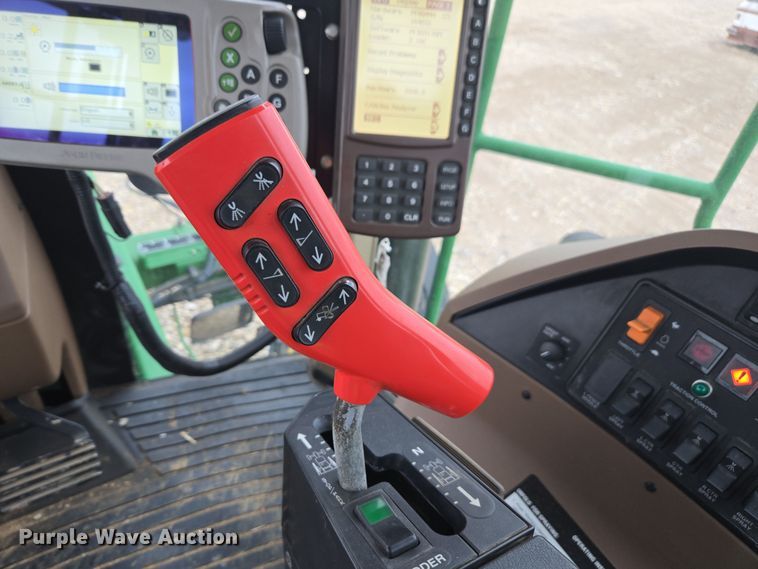 image for item YA0391 2006 John Deere 4710 sprayer