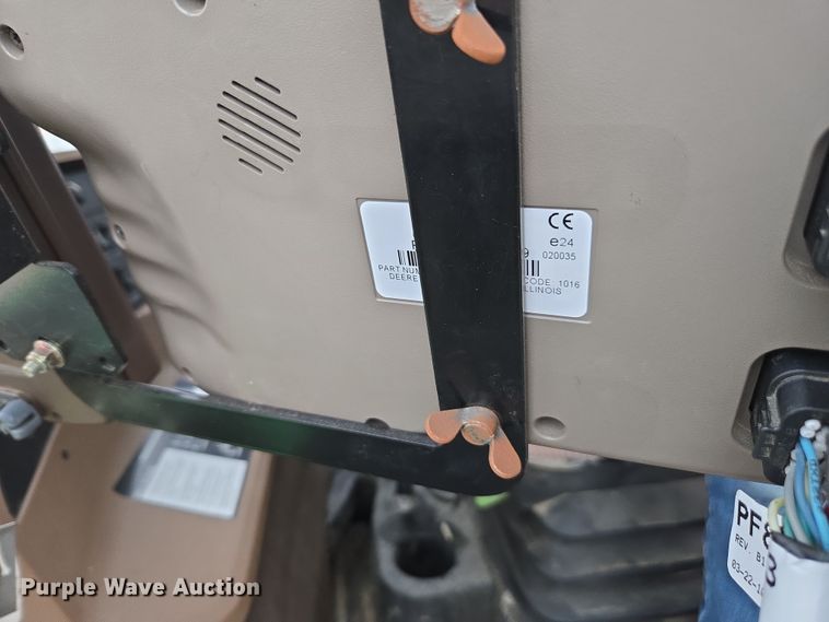 image for item YA0391 2006 John Deere 4710 sprayer