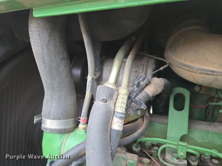 image for item YA0391 2006 John Deere 4710 sprayer