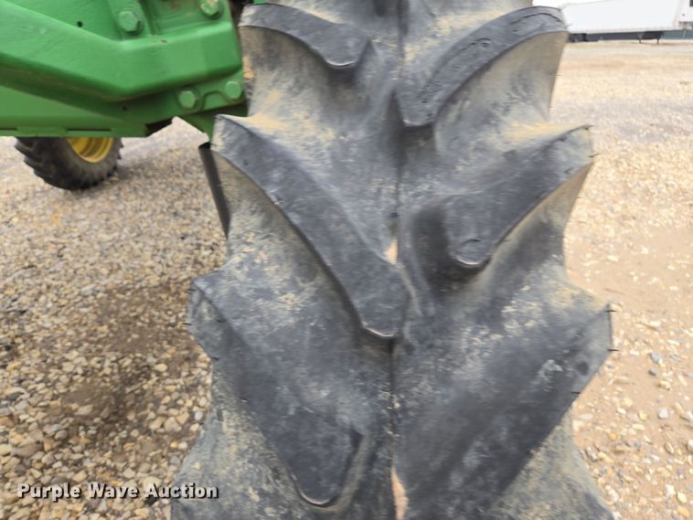 image for item YA0391 2006 John Deere 4710 sprayer