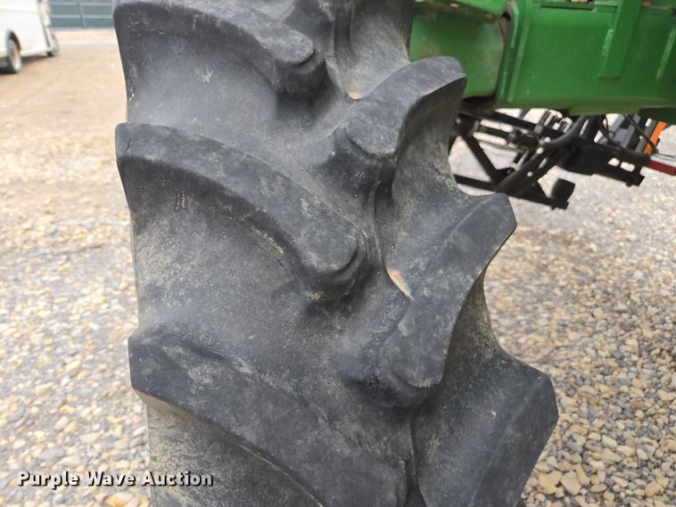 image for item YA0391 2006 John Deere 4710 sprayer