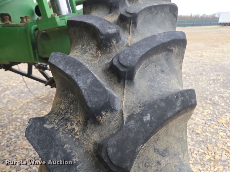 image for item YA0391 2006 John Deere 4710 sprayer