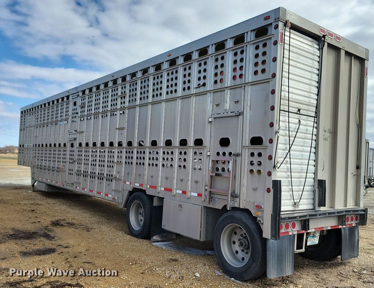image for item DN3713 2007 M.H. Eby livestock trailer