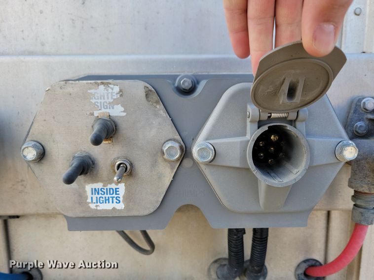 image for item DN3713 2007 M.H. Eby livestock trailer