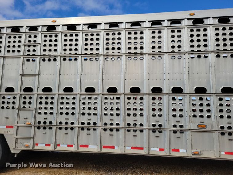 image for item DN3713 2007 M.H. Eby livestock trailer