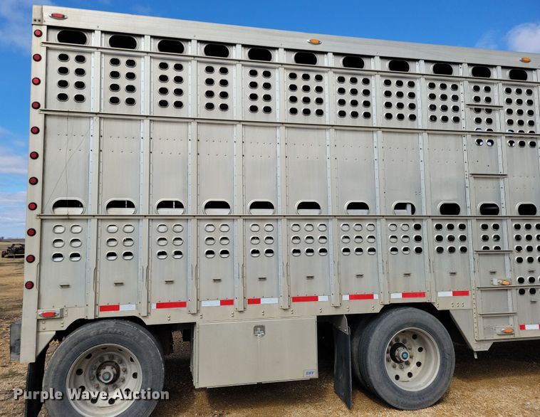 image for item DN3713 2007 M.H. Eby livestock trailer