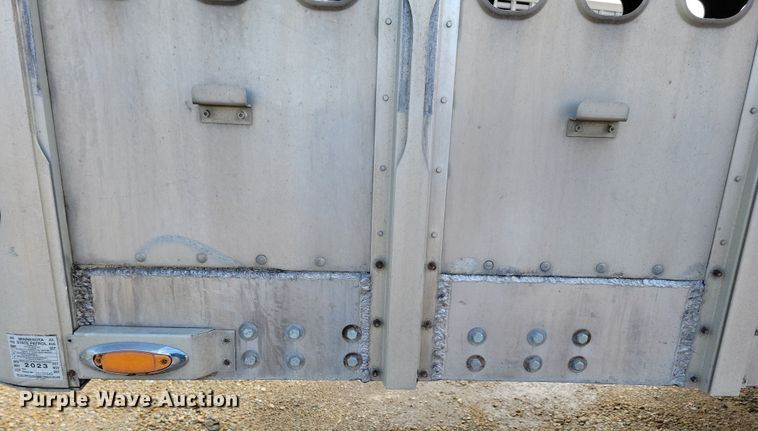 image for item DN3713 2007 M.H. Eby livestock trailer