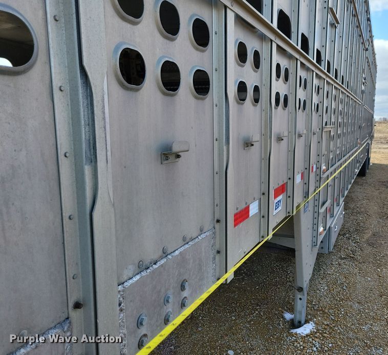 image for item DN3713 2007 M.H. Eby livestock trailer