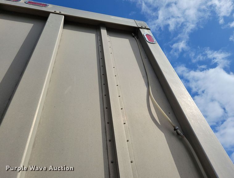 image for item DN3713 2007 M.H. Eby livestock trailer