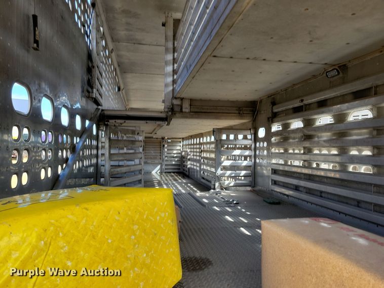 image for item DN3713 2007 M.H. Eby livestock trailer