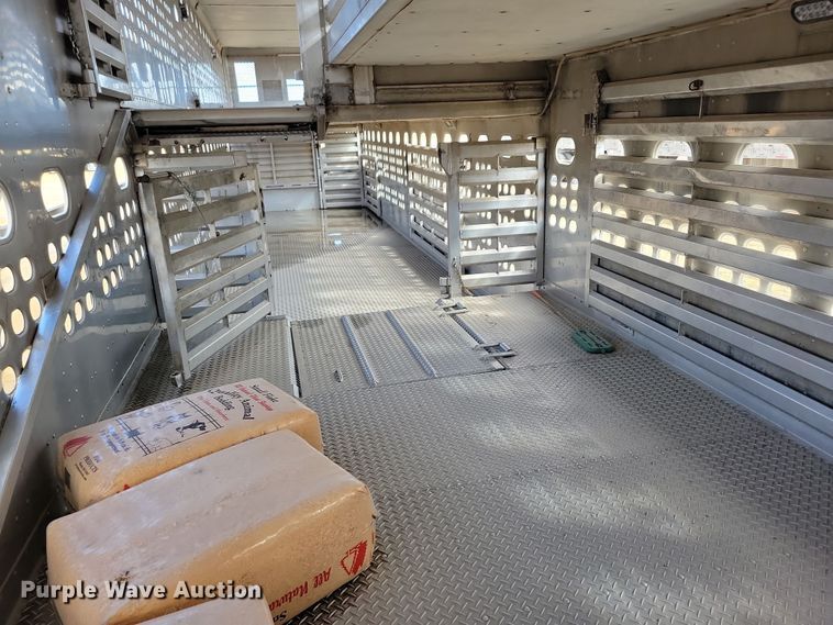 image for item DN3713 2007 M.H. Eby livestock trailer