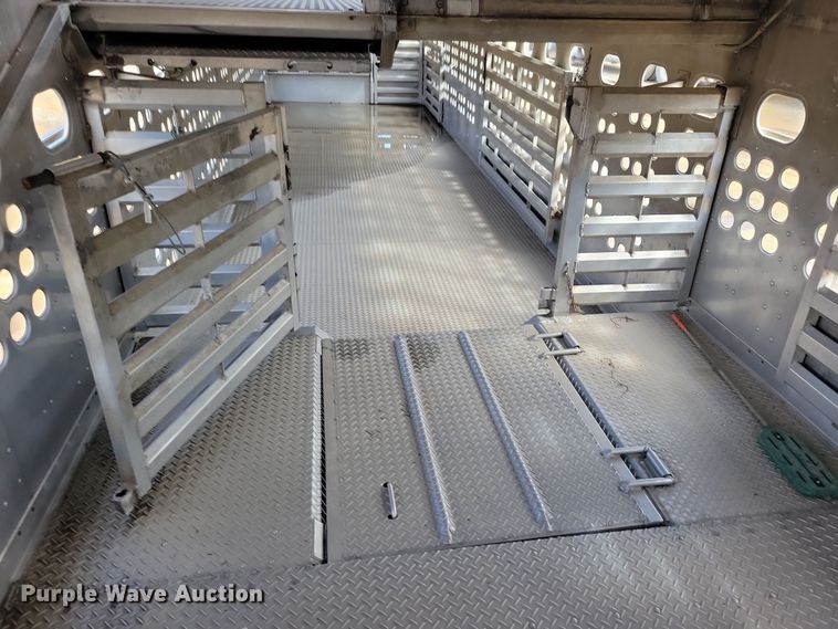 image for item DN3713 2007 M.H. Eby livestock trailer