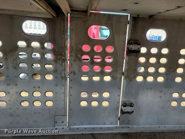 image for item DN3713 2007 M.H. Eby livestock trailer