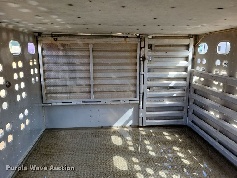 image for item DN3713 2007 M.H. Eby livestock trailer