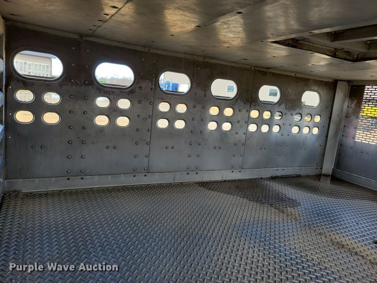 image for item DN3713 2007 M.H. Eby livestock trailer