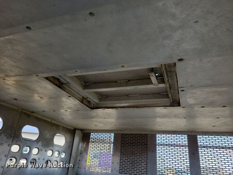 image for item DN3713 2007 M.H. Eby livestock trailer