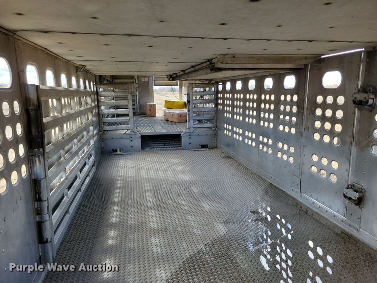 image for item DN3713 2007 M.H. Eby livestock trailer