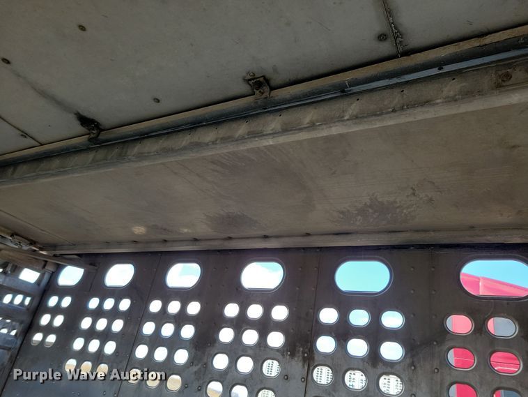 image for item DN3713 2007 M.H. Eby livestock trailer