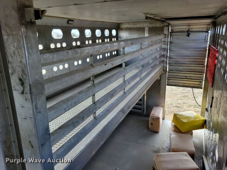 image for item DN3713 2007 M.H. Eby livestock trailer