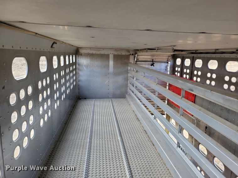 image for item DN3713 2007 M.H. Eby livestock trailer