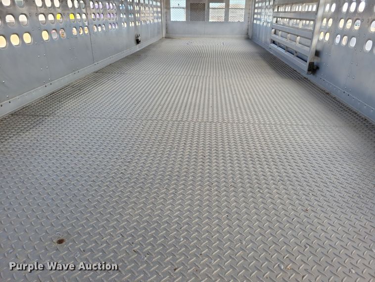 image for item DN3713 2007 M.H. Eby livestock trailer