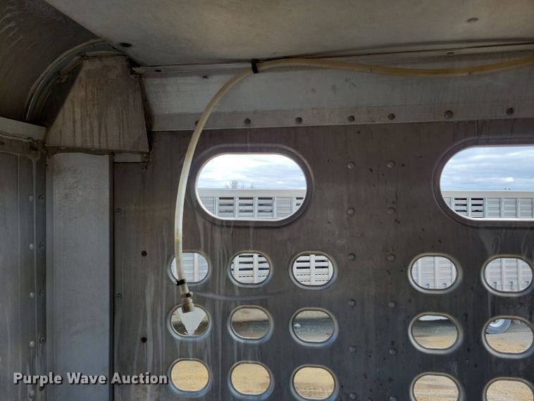 image for item DN3713 2007 M.H. Eby livestock trailer