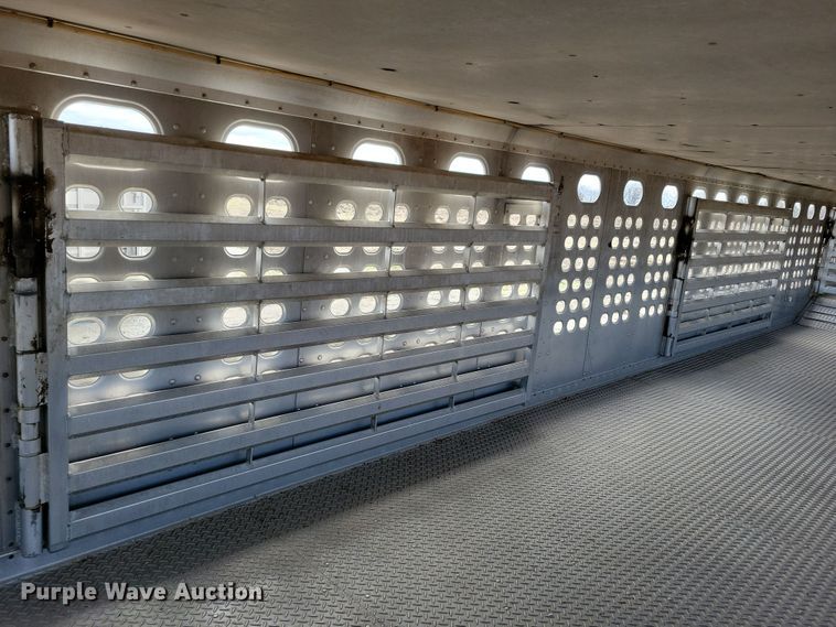 image for item DN3713 2007 M.H. Eby livestock trailer