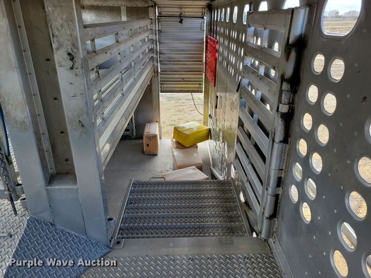 image for item DN3713 2007 M.H. Eby livestock trailer