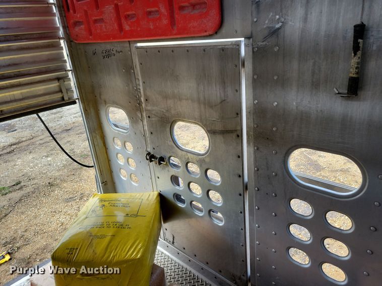 image for item DN3713 2007 M.H. Eby livestock trailer