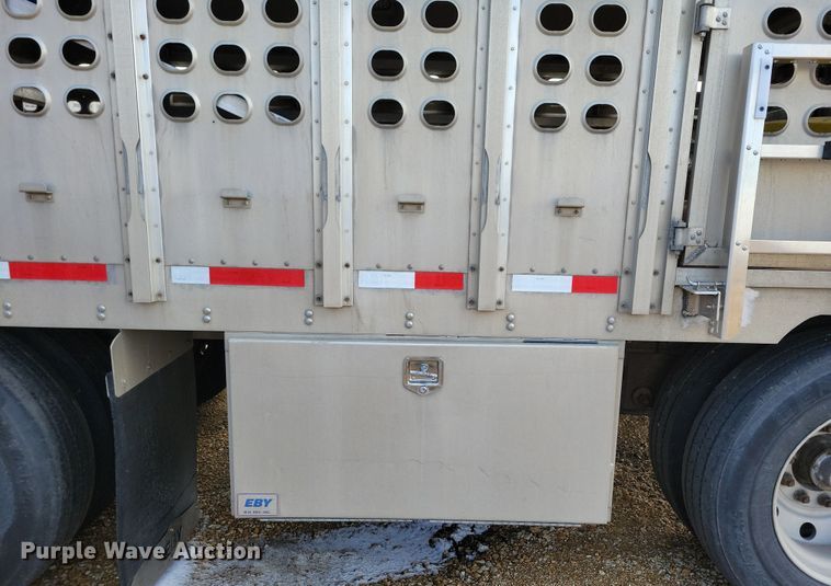 image for item DN3713 2007 M.H. Eby livestock trailer