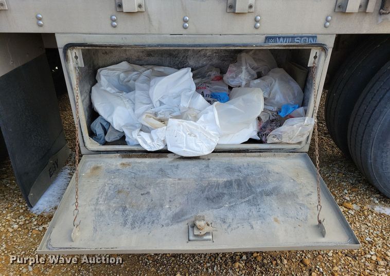 image for item DN3713 2007 M.H. Eby livestock trailer