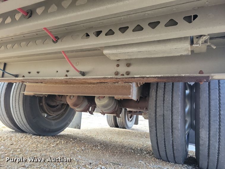 image for item DN3713 2007 M.H. Eby livestock trailer