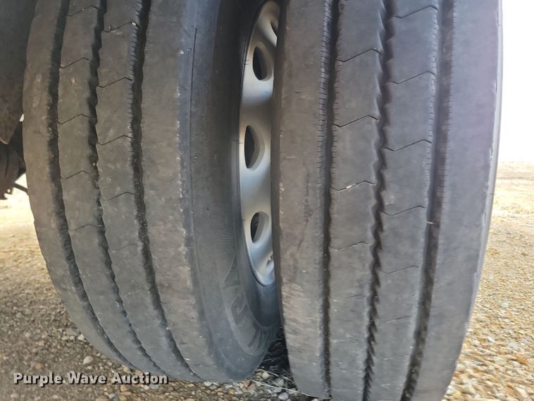 image for item DN3713 2007 M.H. Eby livestock trailer