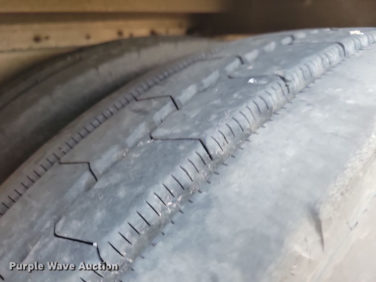 image for item DN3713 2007 M.H. Eby livestock trailer