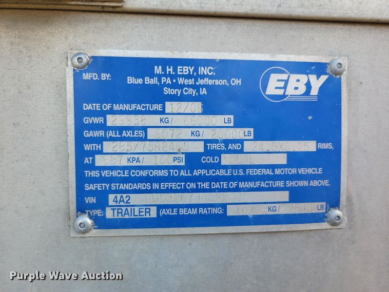 image for item DN3713 2007 M.H. Eby livestock trailer