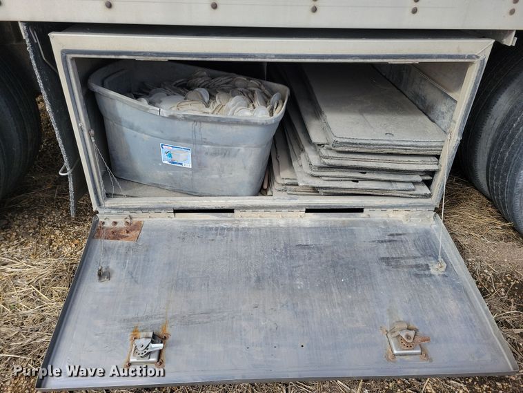 image for item DN3714 2007 Wilson PSDCL-402P livestock trailer