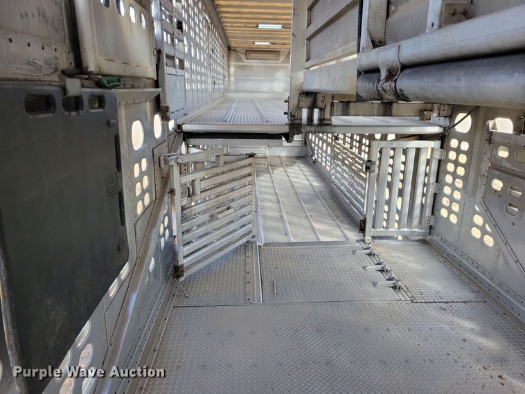 image for item DN3714 2007 Wilson PSDCL-402P livestock trailer