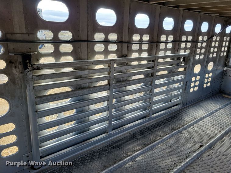 image for item DN3714 2007 Wilson PSDCL-402P livestock trailer