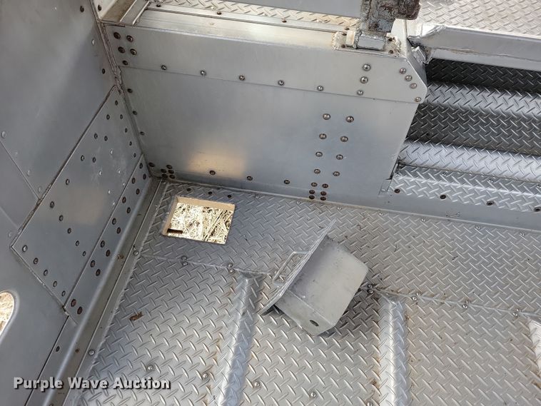 image for item DN3714 2007 Wilson PSDCL-402P livestock trailer