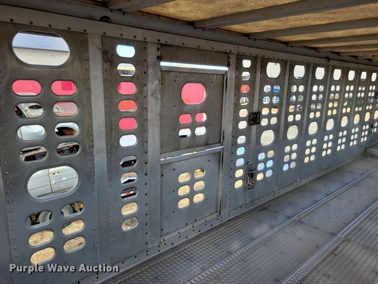 image for item DN3714 2007 Wilson PSDCL-402P livestock trailer