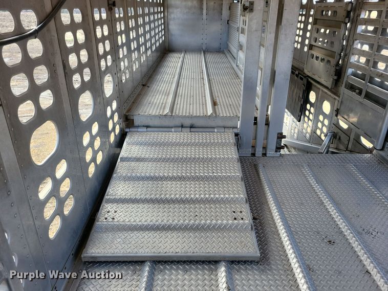 image for item DN3714 2007 Wilson PSDCL-402P livestock trailer