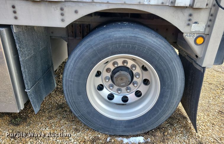 image for item DN3714 2007 Wilson PSDCL-402P livestock trailer